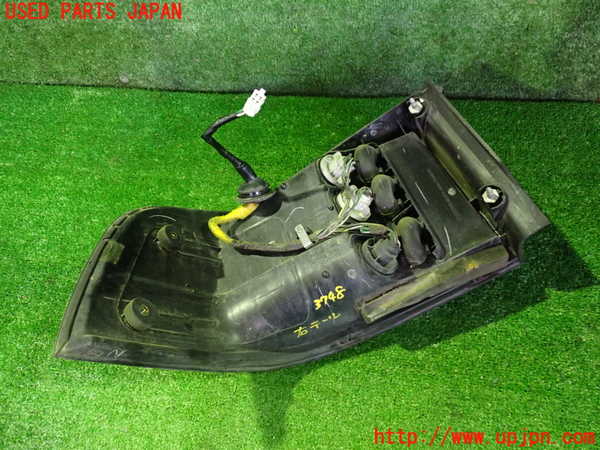 2UPJ-9237481530]セルシオ(UCF11)右テールランプ 中古_2