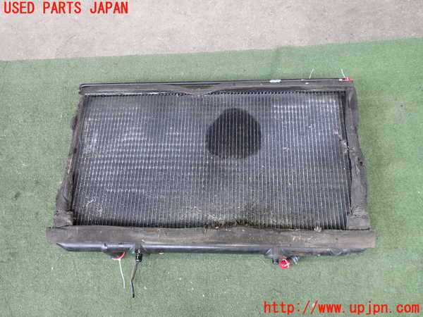 2UPJ-9237482321]セルシオ(UCF11)ラジエーター1 (ジャンク品) 中古_4