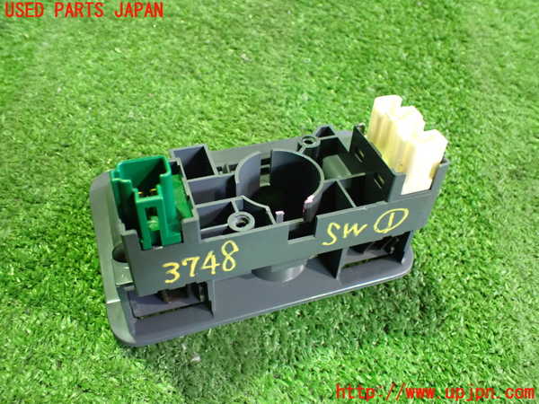 2UPJ-9237486306]セルシオ(UCF11)スイッチ1 (トランク) 中古_2
