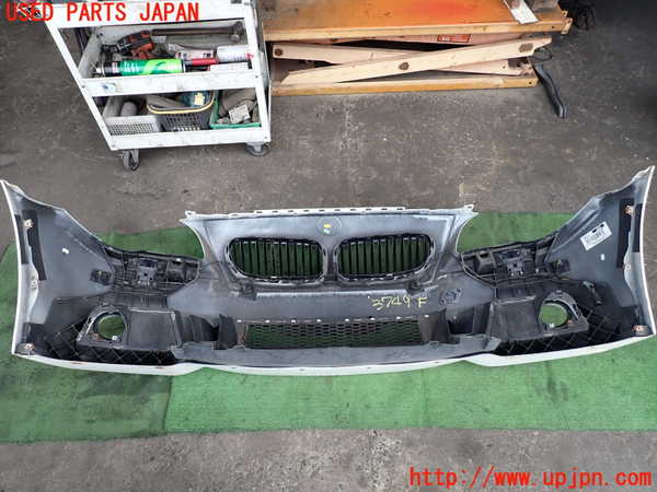 2UPJ-9237491010]BMW 523d(FW20)フロントバンパー (Mスポーツ) 中古 (F10)_5