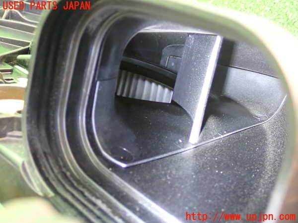 2UPJ-9237492560]BMW 523d(FW20)エアクリーナーボックス 中古 (F10)_4