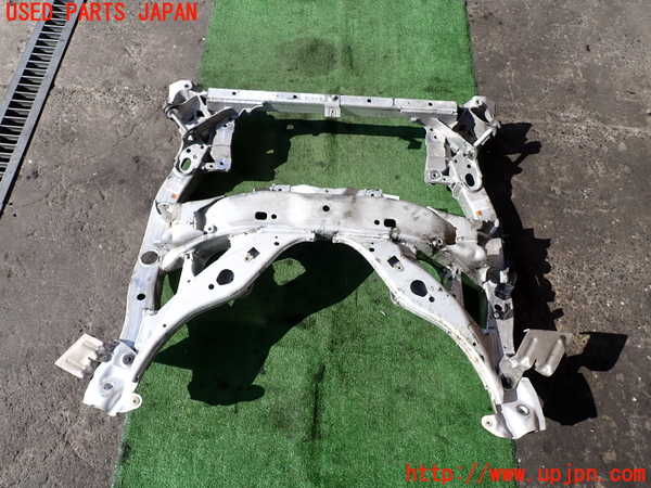 2UPJ-9237495285]BMW 523d(FW20)フロントメンバー 中古 (F10)_4