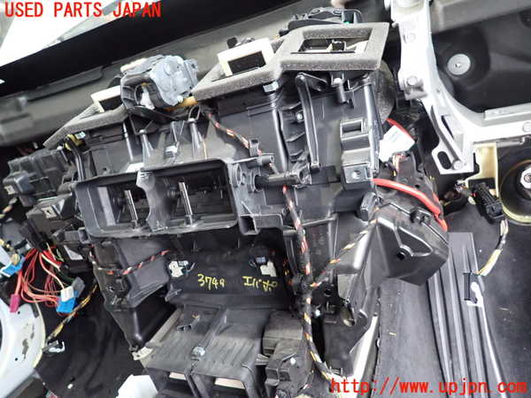 2UPJ-9237496081]BMW 523d(FW20)エバポレーター1 中古 (F10)_2