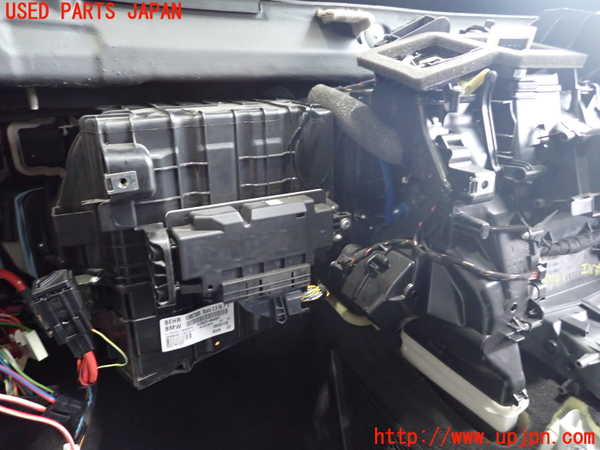 2UPJ-9237496081]BMW 523d(FW20)エバポレーター1 中古 (F10)_3