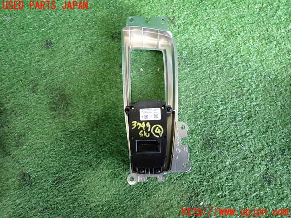 2UPJ-9237496309]BMW 523d(FW20)スイッチ4 (AUTO H) 中古 (F10)_2