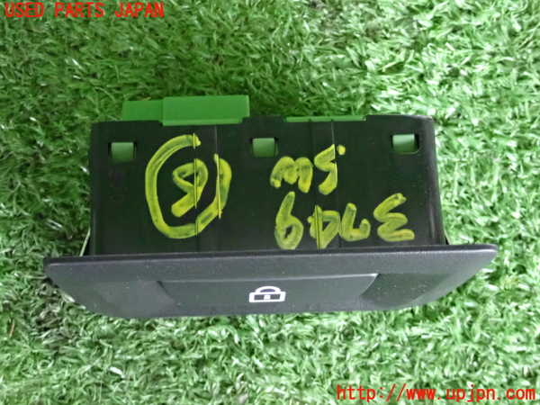 2UPJ-9237496311]BMW 523d(FW20)スイッチ6 中古 (F10)_2