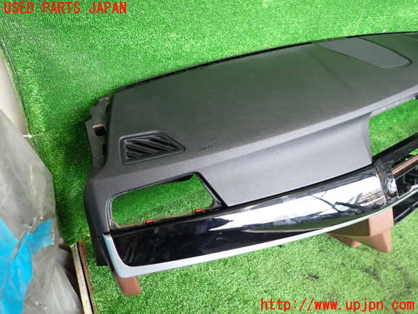 2UPJ-9237497505]BMW 523d(FW20)ダッシュボード 中古 (F10)_3
