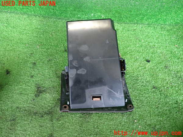 2UPJ-9237497841]BMW 523d(FW20)小物入れ1 中古 (F10)_3