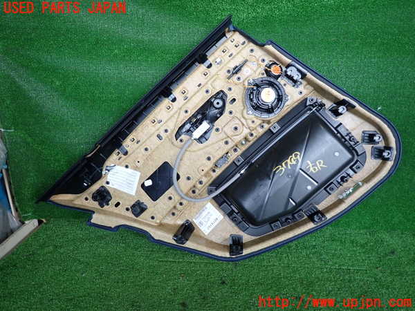 2UPJ-9237491294]BMW 523d(FW20)右後ドア内張り 中古 (F10)_2
