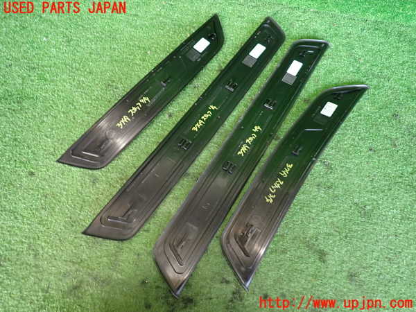 2UPJ-9237497740]BMW 523d(FW20)スカッフプレート 中古 (F10)_5