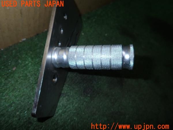 3UPJ=9237500631]アバルト 595 コンペティツィオーネ(312142)社外 フットレストバー AT用? 中古_3