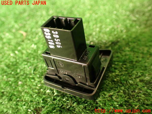 2UPJ-9237506240]アバルト・595(312142)右パワーウィンドウスイッチ 中古_4