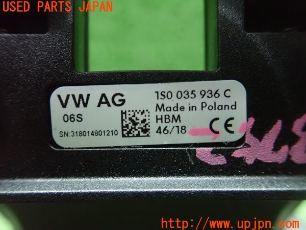 3UPJ=9237520631]VW up! GTI(AADKR)純正 1S0035936C スマホホルダー スマホスタンド 中古_5
