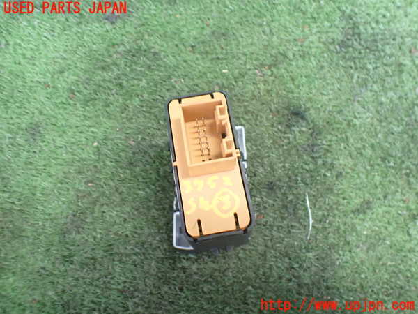 2UPJ-9237526308]VW up! GTI(アップ GTI)(AADKR)スイッチ3 (シート) 中古_2