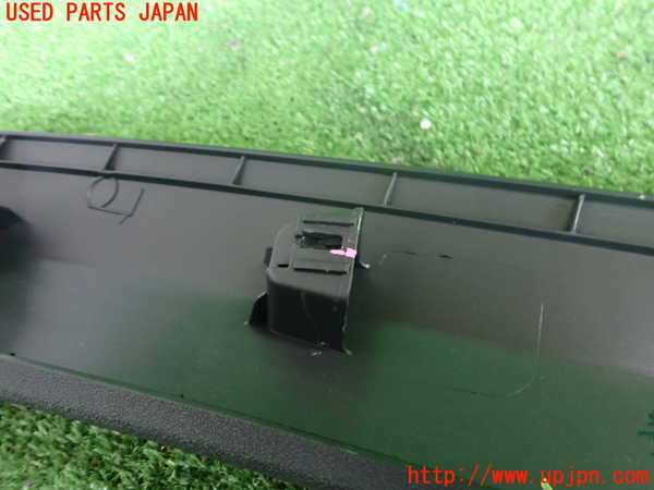 2UPJ-9237527655]VW up! GTI(アップ GTI)(AADKR)右フロントピラートリム 中古_3