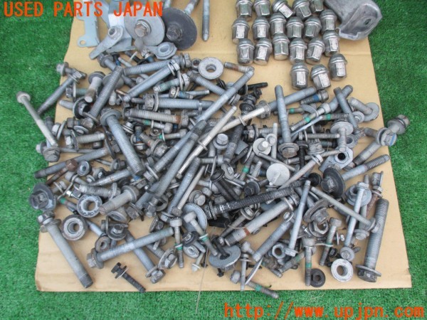 3UPJ=9237530720]ジープ ラングラー アンリミテッド(JL20L)ネジ・ナット・ステー類 ジャンク_4