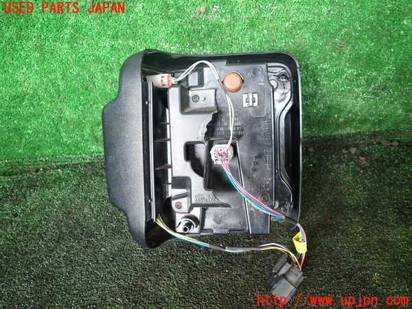 1UPJ-9237531530]ジープ・ラングラー アンリミテッド(JL20L)右テールランプ ジャンク_3