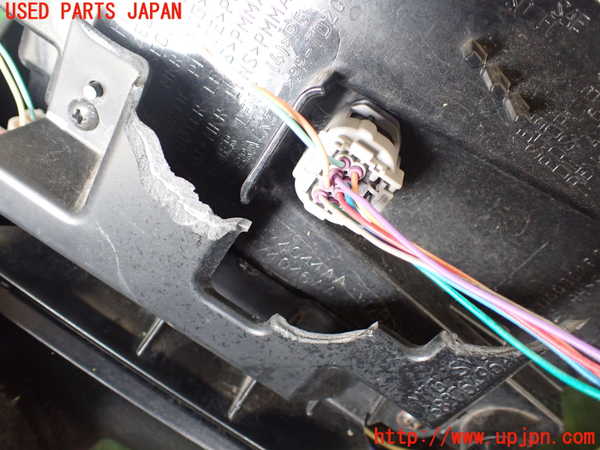 1UPJ-9237531530]ジープ・ラングラー アンリミテッド(JL20L)右テールランプ ジャンク_5