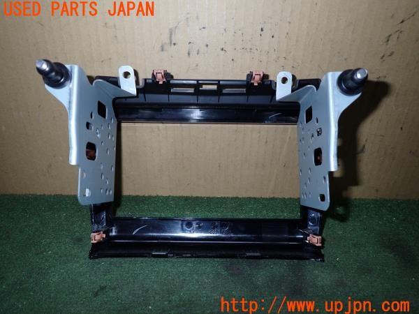 3UPJ=9237540605]スイフト スポーツ(ZC33S 2型)純正 73821-52R1 オーディオパネル ステー 2DIN 中古_4