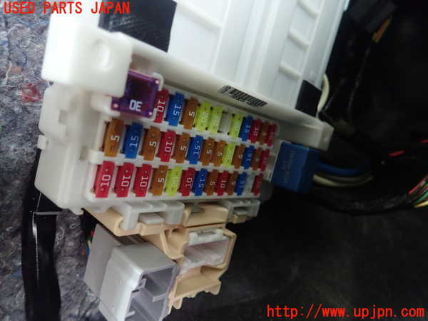 1UPJ-9237546742]スイフトスポーツ(ZC33S)ヒューズボックス2 中古_2