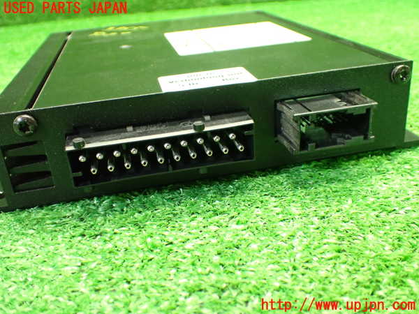 1UPJ-9237556525]ポルシェ・ボクスター(98667)アンプ 中古_3