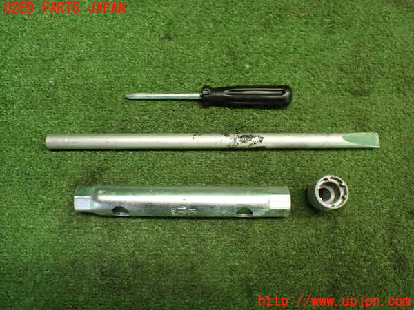 1UPJ-9237557805]ポルシェ・ボクスター(98667)車載工具 中古_2