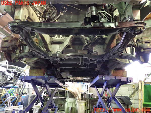 1UPJ-9237565285]アルファードG(ANH10W)フロントメンバー 中古_4