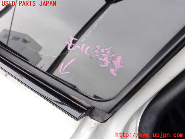 2UPJ-9237571380]クラウン ハイブリッド(AZSH20)右クォーターガラス 中古_2