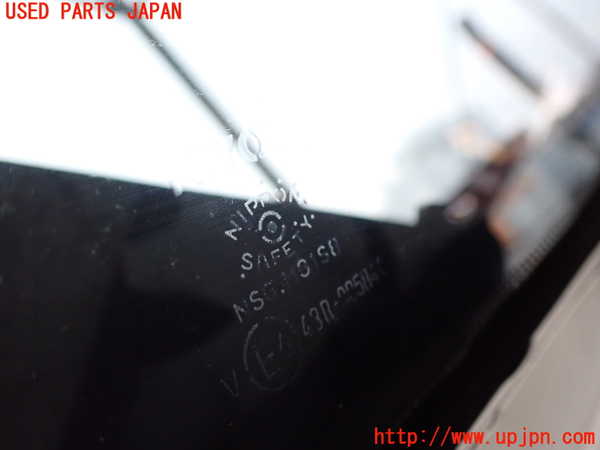 2UPJ-9237571380]クラウン ハイブリッド(AZSH20)右クォーターガラス 中古_4