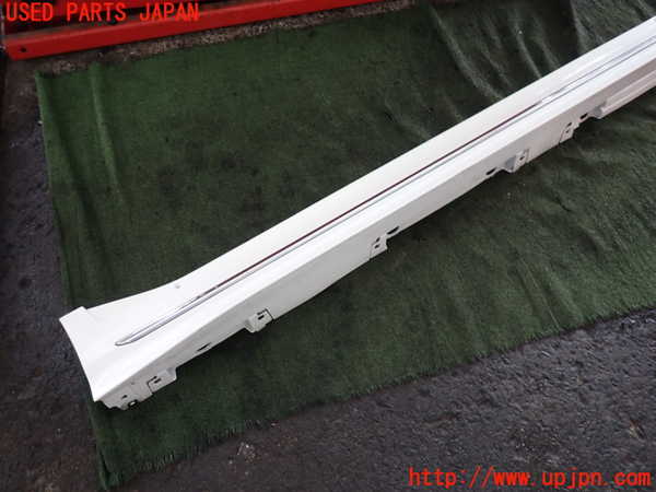 2UPJ-9237571390]クラウン ハイブリッド(AZSH20)右サイドステップ 中古_2