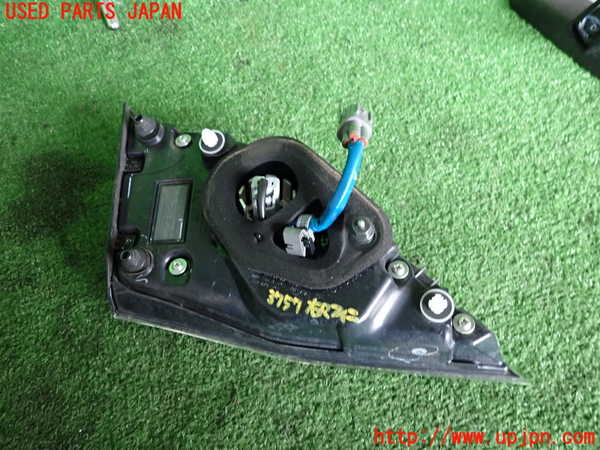 2UPJ-9237571550]クラウン ハイブリッド(AZSH20)右リアフィニッシャー 中古_2