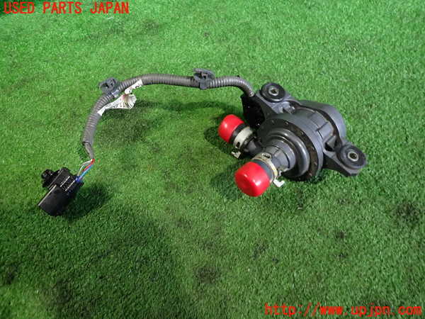 2UPJ-9237572110]クラウン ハイブリッド(AZSH20)ウォーターポンプ 中古_2