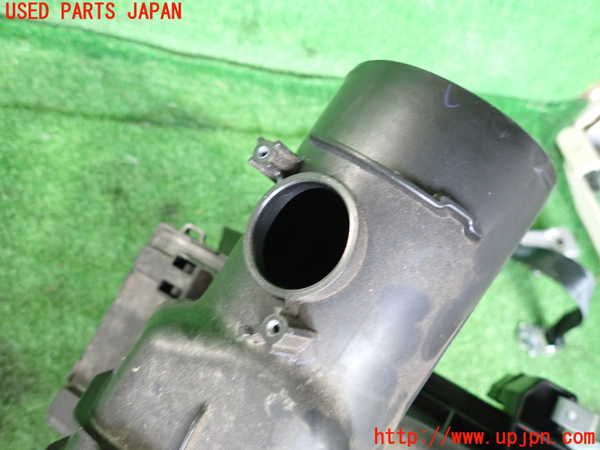 2UPJ-9237572560]クラウン ハイブリッド(AZSH20)エアクリーナーボックス 中古_2