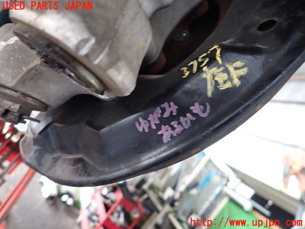 2UPJ-9237574295]クラウン ハイブリッド(AZSH20)左フロントナックルハブ 中古_2