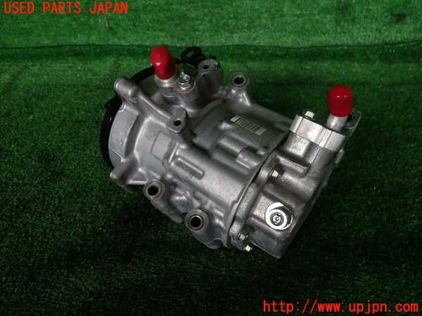2UPJ-9237576025]クラウン ハイブリッド(AZSH20)エアコンコンプレッサー 中古_2