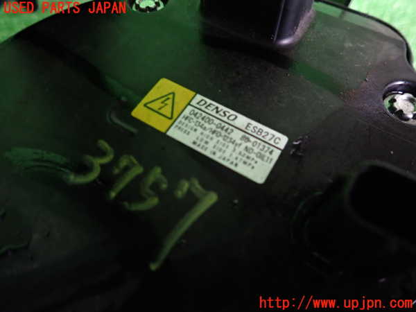 2UPJ-9237576025]クラウン ハイブリッド(AZSH20)エアコンコンプレッサー 中古_3