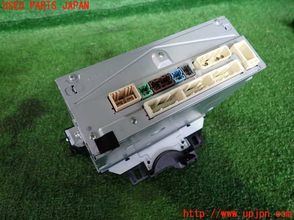 2UPJ-9237576490]クラウン ハイブリッド(AZSH20)DVDプレイヤー 中古_2