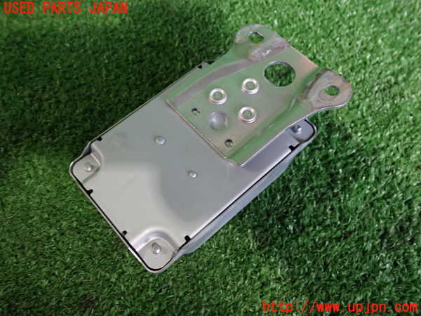 2UPJ-9237576153]クラウン ハイブリッド(AZSH20)コンピューター8 中古_2