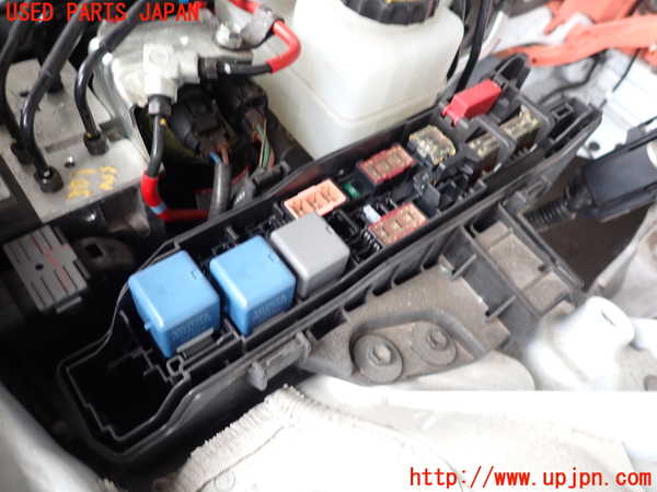 2UPJ-9237576743]クラウン ハイブリッド(AZSH20)ヒューズボックス3 中古_2