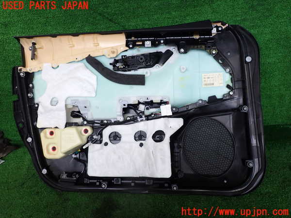 2UPJ-9237571234]クラウン ハイブリッド(AZSH20)右前ドア内張り 中古_3