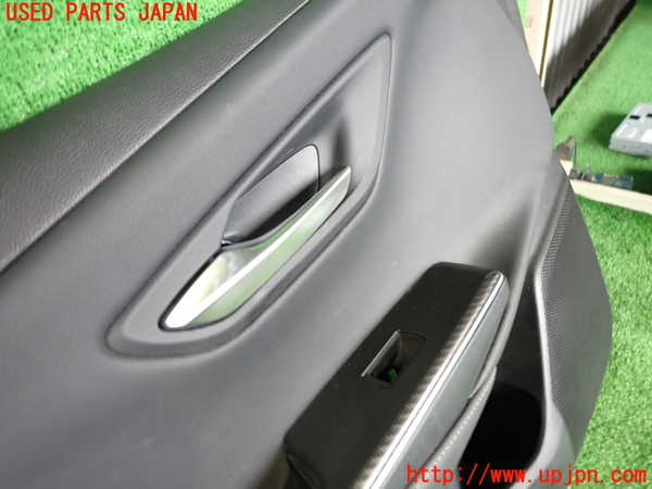 2UPJ-9237571264]クラウン ハイブリッド(AZSH20)左前ドア内張り 中古_2