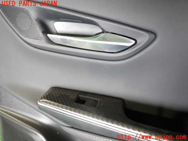 2UPJ-9237571294]クラウン ハイブリッド(AZSH20)右後ドア内張り 中古_2