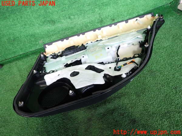 2UPJ-9237571324]クラウン ハイブリッド(AZSH20)左後ドア内張り 中古_3