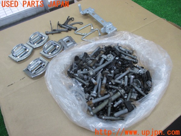 3UPJ=9237580720]VW パサートヴァリアント Rライン(3CCAX)ネジ・ナット・ステー類 セット ジャンク_4