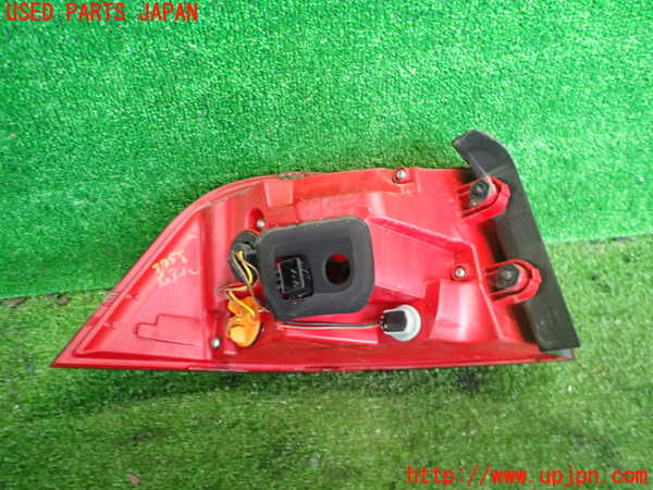 2UPJ-9237581530]VW パサート(Passat) ヴァリアント(Variant)(3CCAX)右テールランプ 中古_2