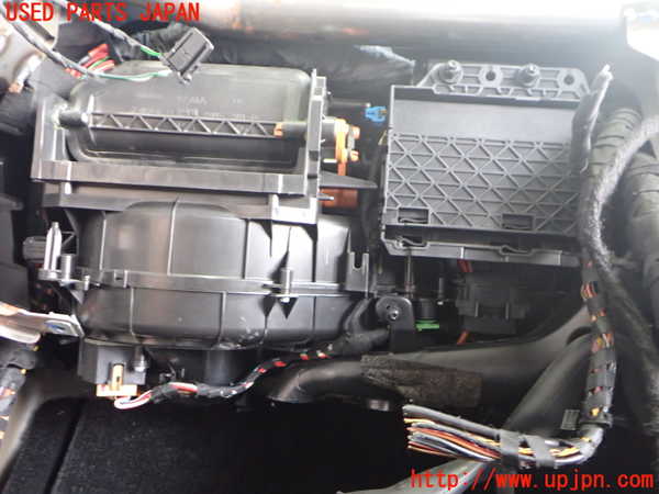 2UPJ-9237586081]VW パサート(Passat) ヴァリアント(Variant)(3CCAX)エバポレーター1 中古_3