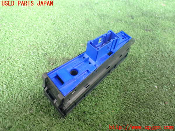 2UPJ-9237586307]VW パサート(Passat) ヴァリアント(Variant)(3CCAX)スイッチ2(電動パーキング オートホールド 横滑り防止OFF) 中古_2