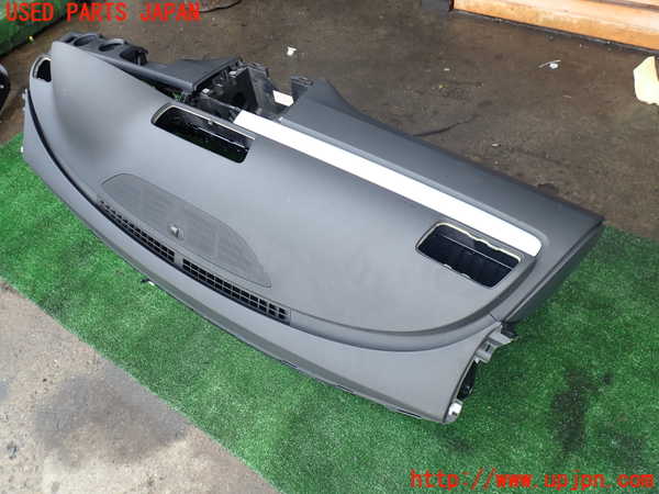 2UPJ-9237587505]VW パサート(Passat) ヴァリアント(Variant)(3CCAX)ダッシュボード 中古_2