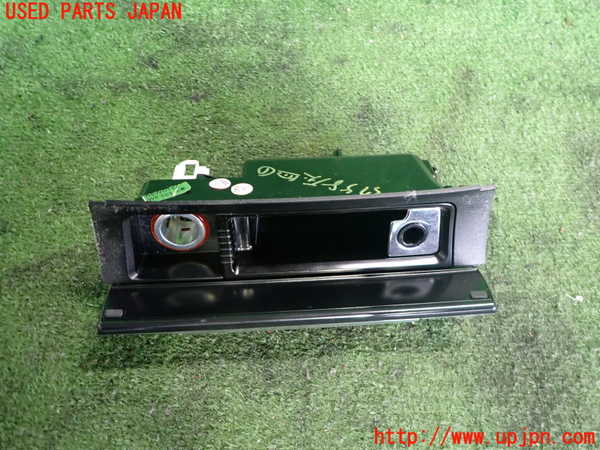 2UPJ-9237587821]VW パサート(Passat) ヴァリアント(Variant)(3CCAX)灰皿1 中古_2