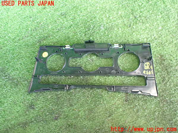 2UPJ-9237587692]VW パサート(Passat) ヴァリアント(Variant)(3CCAX)内装トリム類2 中古_2